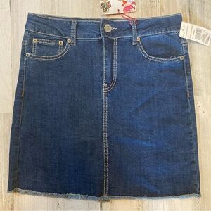 Almost Famous Jean Skirt Size 7 NWT